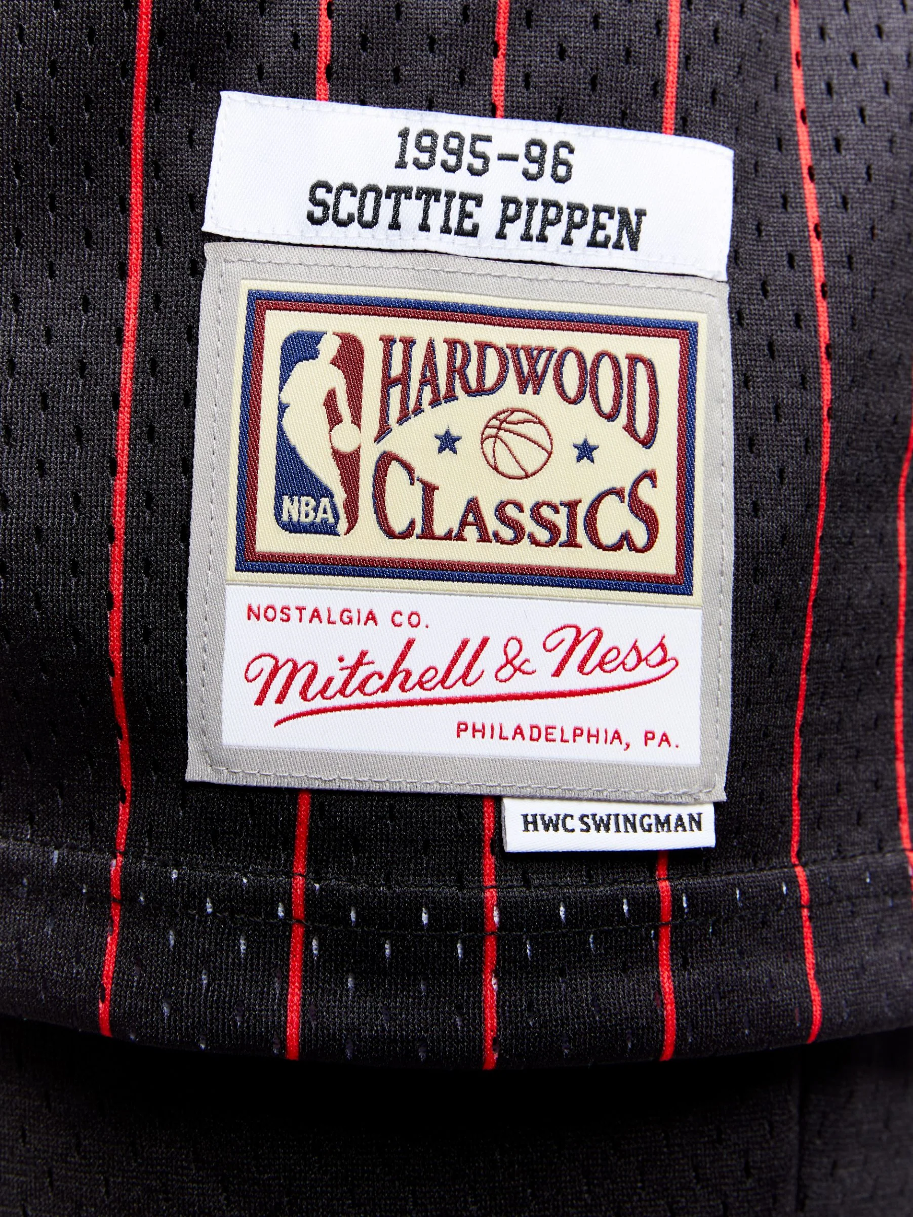 Scottie Pippen 1995-96 Chicago Bulls Swingman Jersey - Image 4